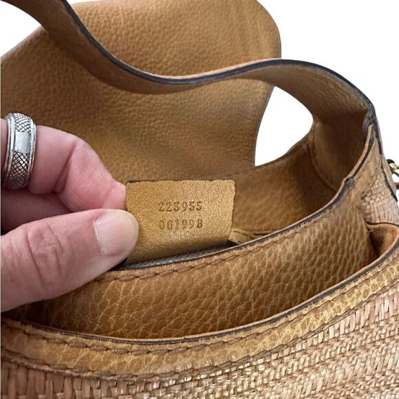 Gucci Tan Woven Shoulder Bag - Picture 5 of 11